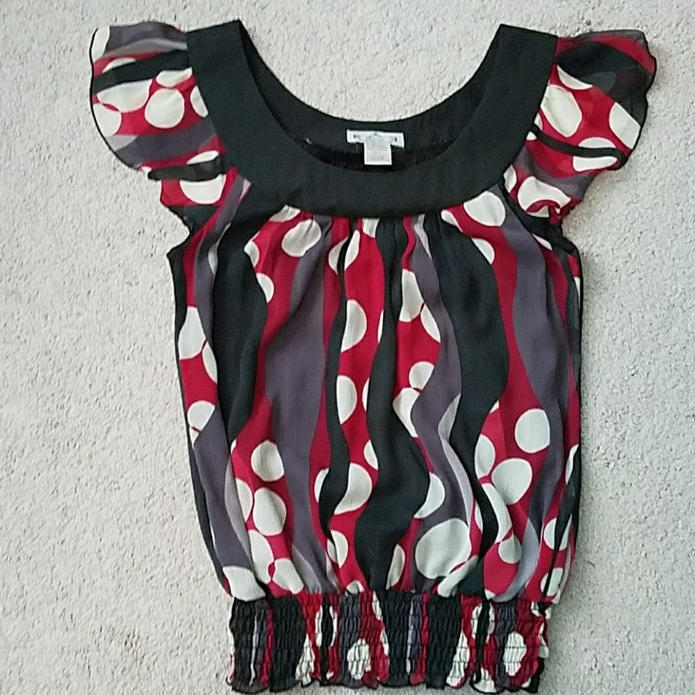 Flutter sleeve top